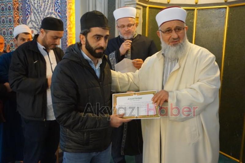 SABAH NAMAZI SONRASI SOHBETLERE KATILAN CEMAATE İCAZETNAME VERİLDİ