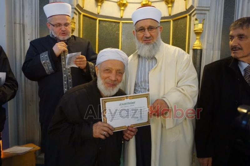 SABAH NAMAZI SONRASI SOHBETLERE KATILAN CEMAATE İCAZETNAME VERİLDİ