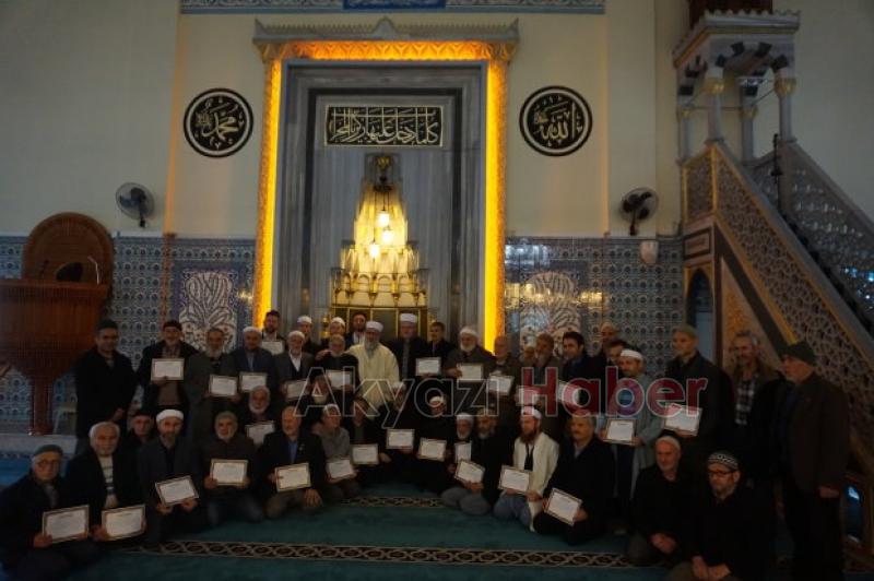 SABAH NAMAZI SONRASI SOHBETLERE KATILAN CEMAATE İCAZETNAME VERİLDİ