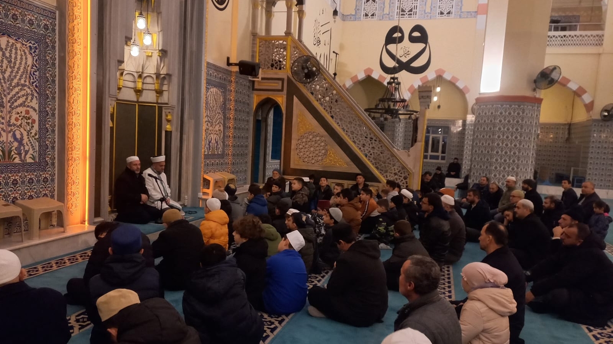 Sabah namazında buluştular