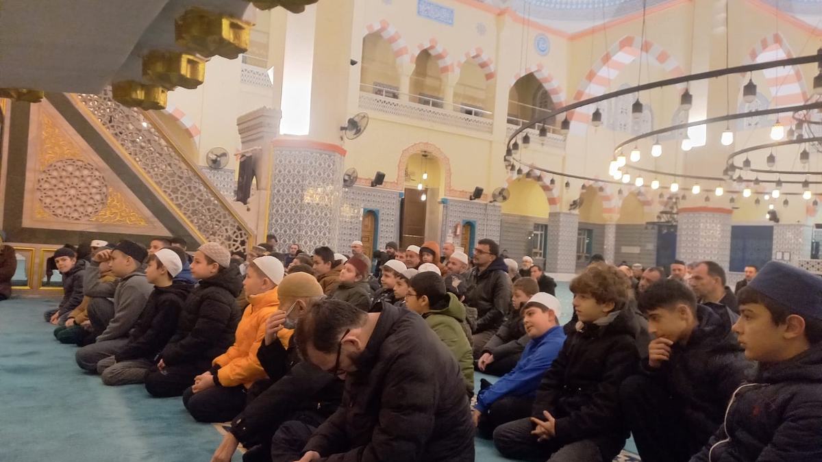 Sabah namazında buluştular