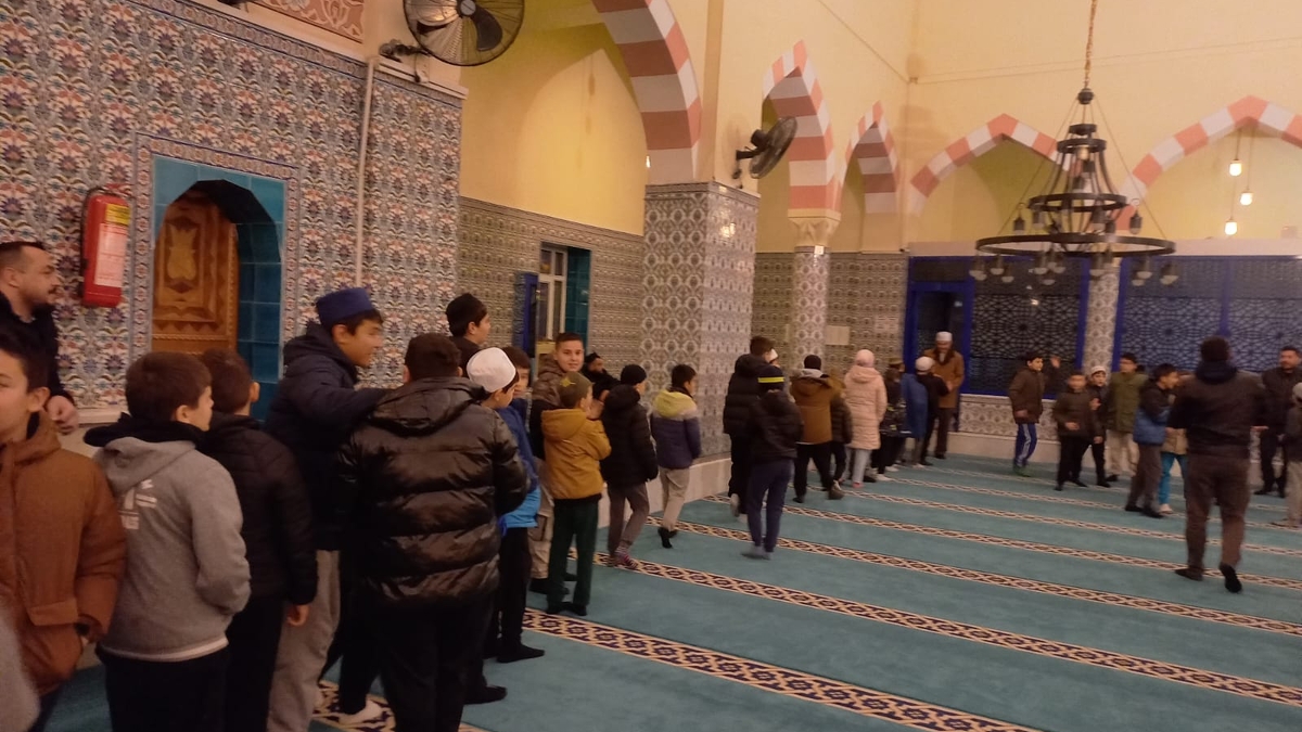 Sabah namazında buluştular