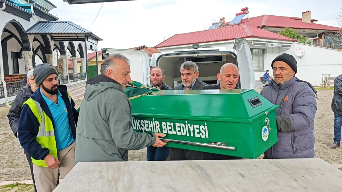 Sabahattin Öz Dualarla Son Yolculuğuna Uğurlandı 