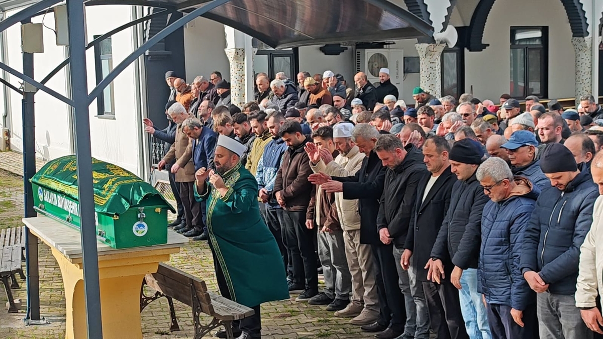 Sabahattin Öz Dualarla Son Yolculuğuna Uğurlandı 
