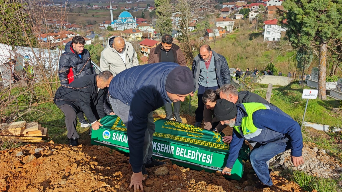 Sabahattin Öz Dualarla Son Yolculuğuna Uğurlandı 