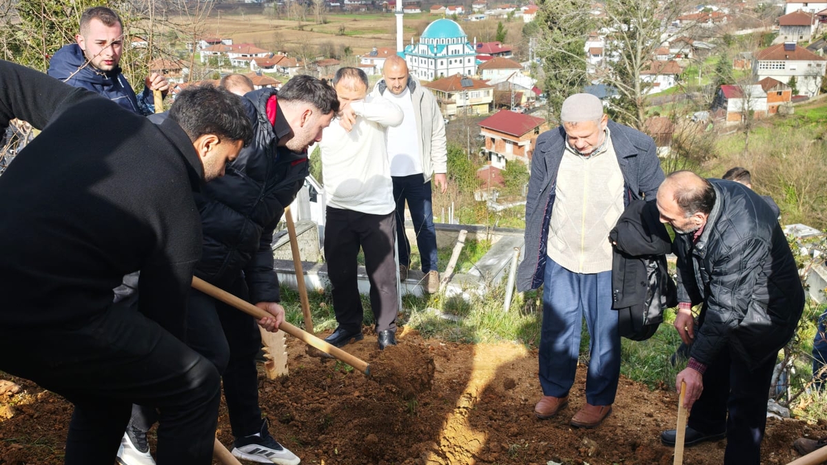 Sabahattin Öz Dualarla Son Yolculuğuna Uğurlandı 