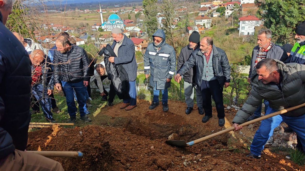 Sabahattin Öz Dualarla Son Yolculuğuna Uğurlandı 