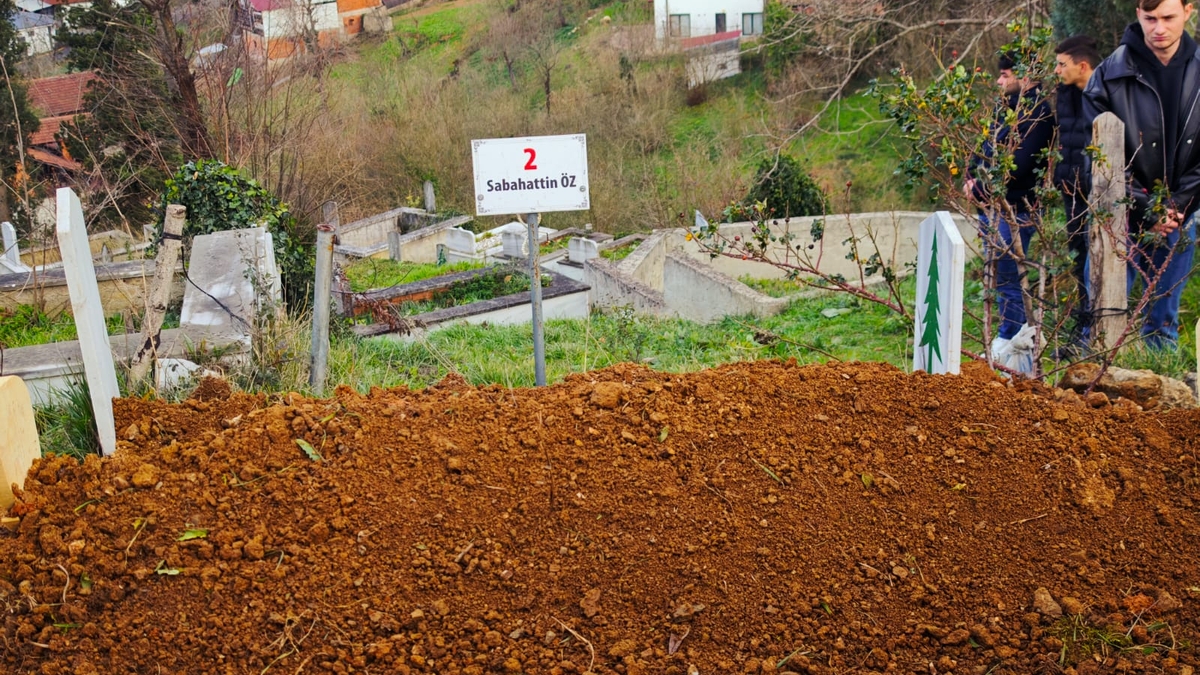 Sabahattin Öz Dualarla Son Yolculuğuna Uğurlandı 