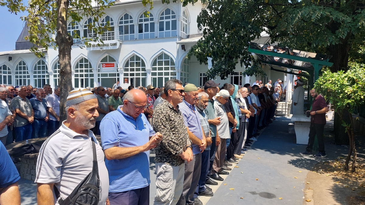Saime Ayvacıoğlu Dualarla Toprağa Verildi