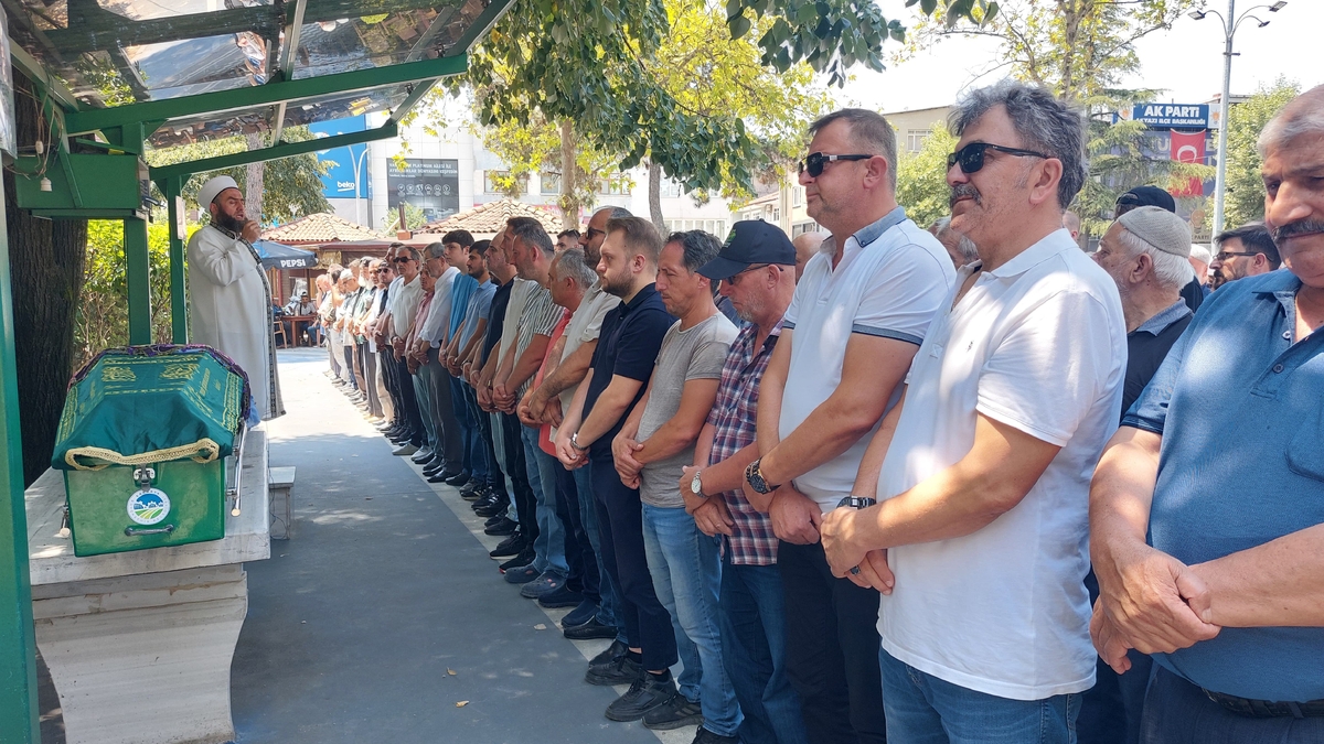 Saime Ayvacıoğlu Dualarla Toprağa Verildi