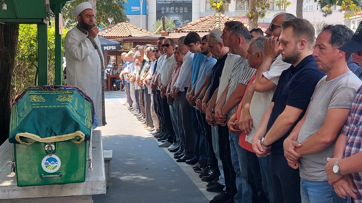 Saime Ayvacıoğlu Dualarla Toprağa Verildi