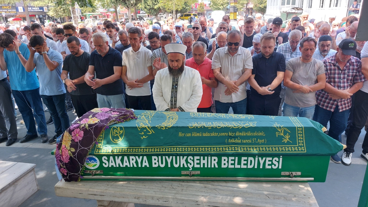 Saime Ayvacıoğlu Dualarla Toprağa Verildi
