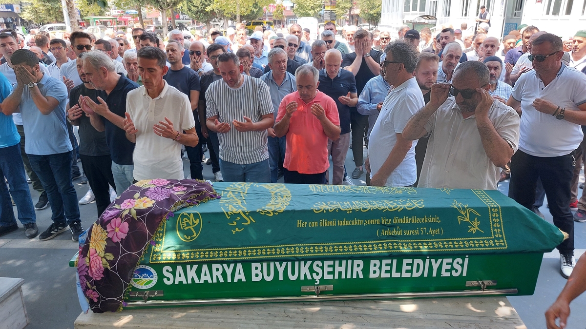 Saime Ayvacıoğlu Dualarla Toprağa Verildi