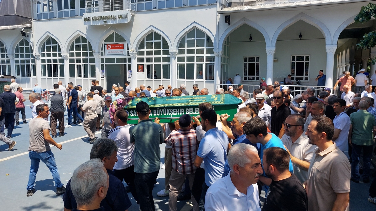 Saime Ayvacıoğlu Dualarla Toprağa Verildi