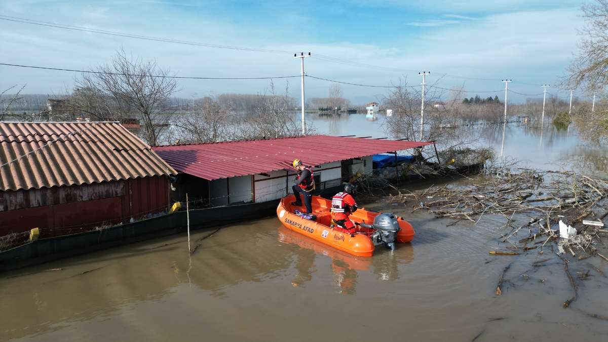 Sakarya AFAD ekibi taşının yaşanan Edirne'de