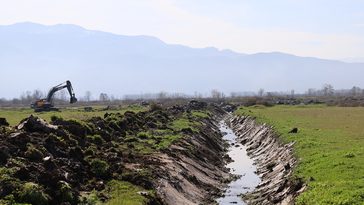 Sakarya Büyükşehirden çiftçiye büyük hizmet