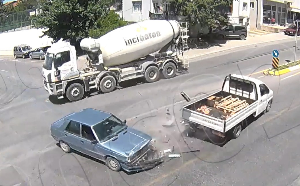 Sakarya'da 11 ayrı kazanın görüntüleri paylaşıldı; İşte o anlar