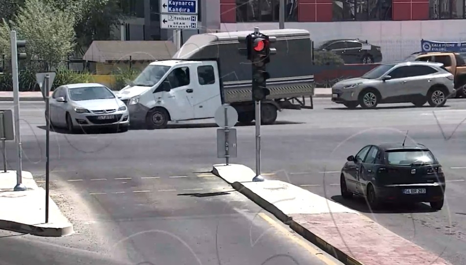 Sakarya'da 11 ayrı kazanın görüntüleri paylaşıldı; İşte o anlar