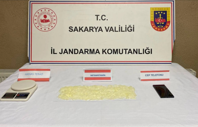 Sakarya'da 2 ilçede uyuşturucu operasyonu