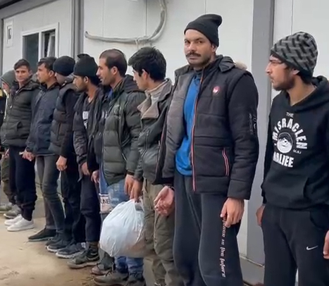 Sakarya'da 20 kaçak göçmen yakalandı