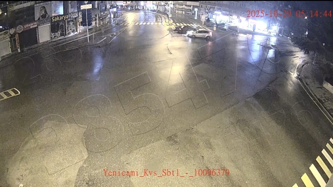 Sakarya'da 3 ayrı kazanın görüntüleri paylaşıldı; İşte o anlar