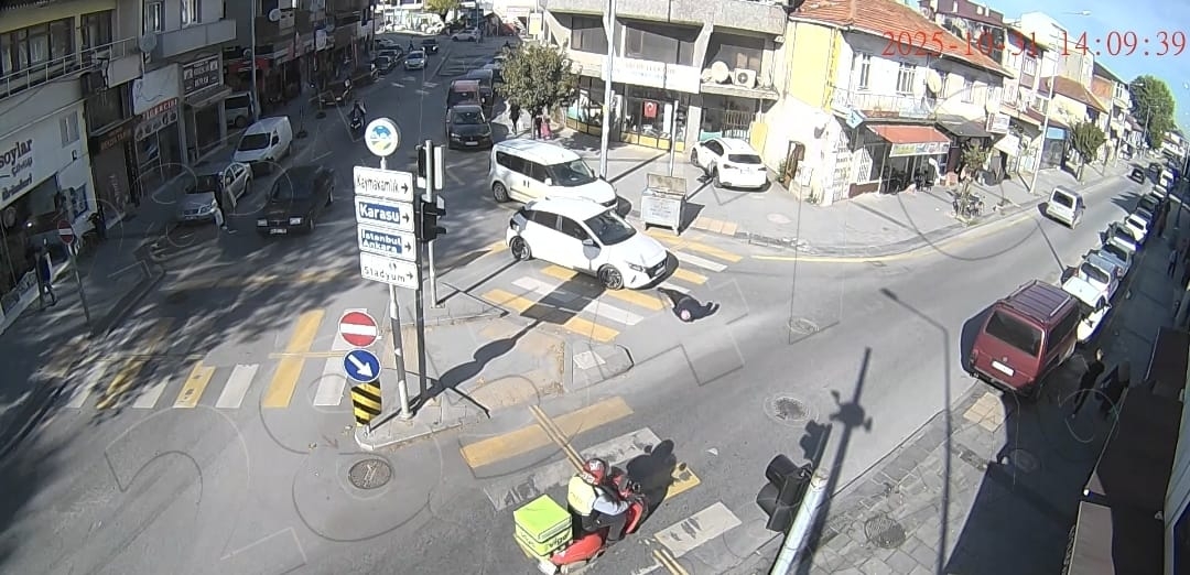 Sakarya'da 3 ayrı kazanın görüntüleri paylaşıldı; İşte o anlar