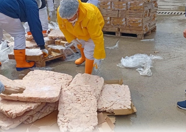 Sakarya'da 32 ton tarihi geçmiş tavuk eti ele geçirildi