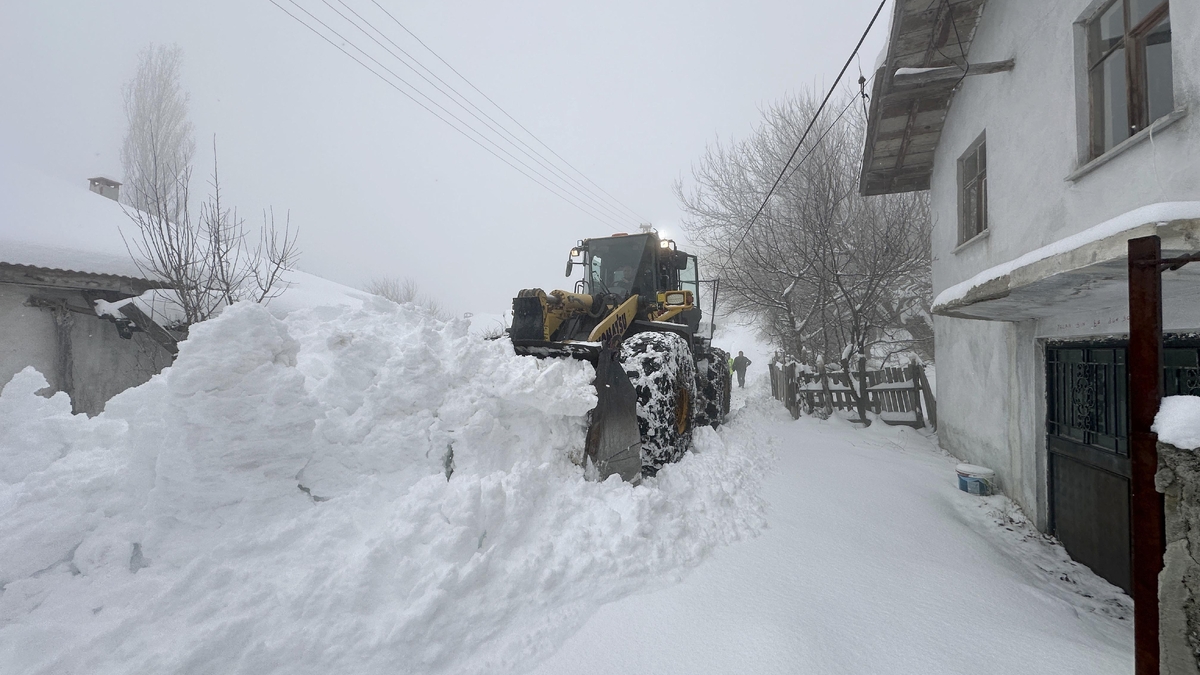 Sakarya'da 45 grup yolundan 33’ü ulaşıma açıldı