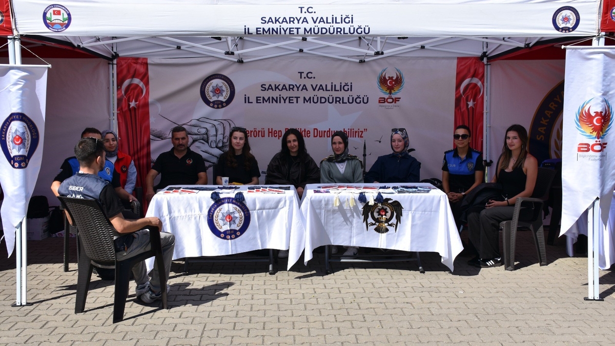 Sakarya'da 5 üniversiteliye güvenlik bilinci kazandırıldı