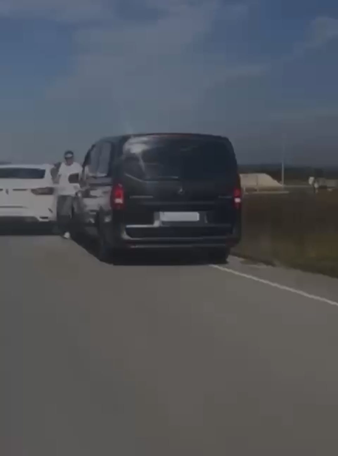 Sakarya'da 9 Afgan kaçak ile 3 organizatör yakalandı