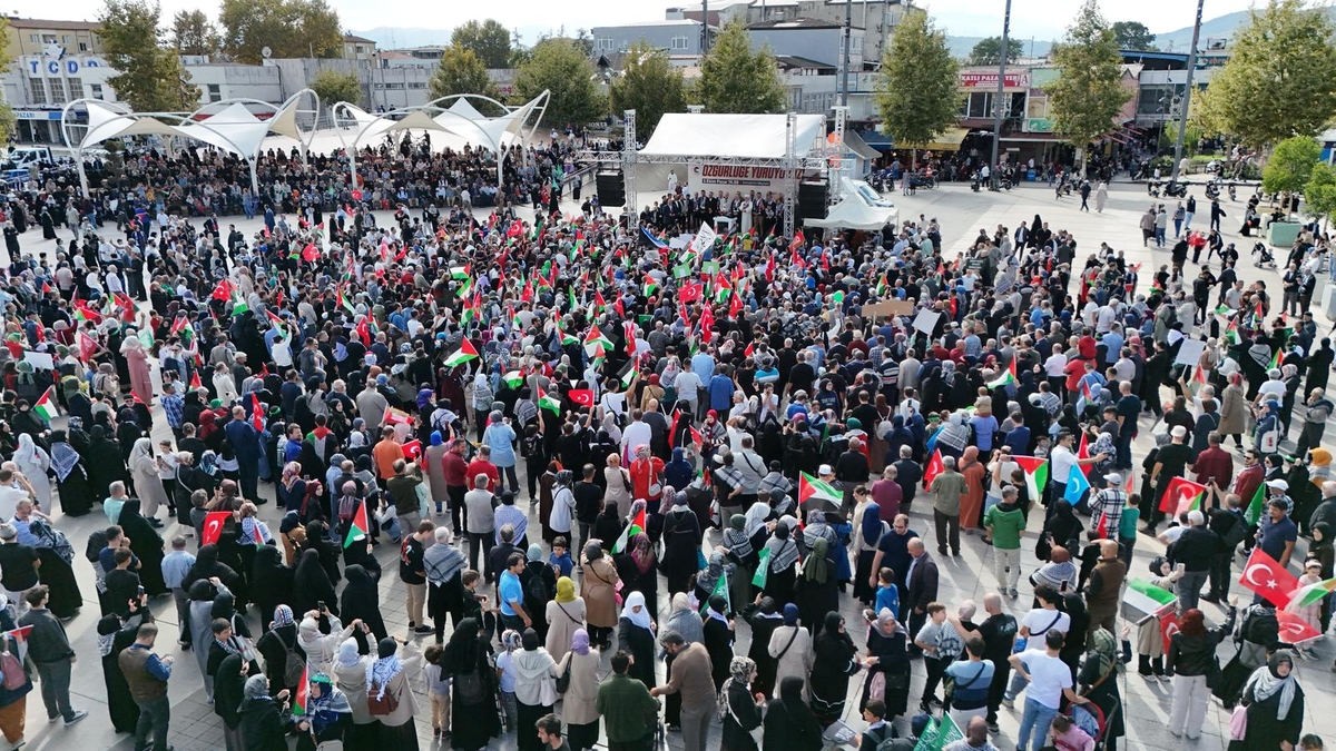 Sakarya'da binler Filistin'e destek için buluştu