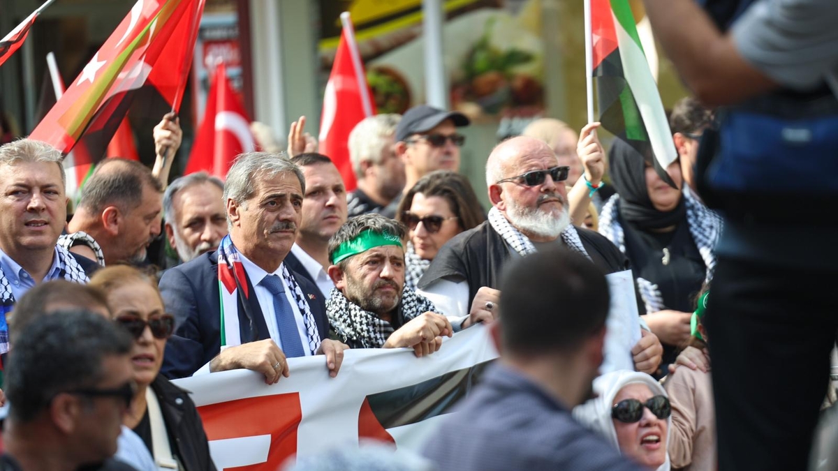 Sakarya'da binler Filistin'e destek için buluştu