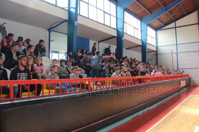 Sakarya da bir ilk Salon Hokey Turnuvası Akyazıda Başladı