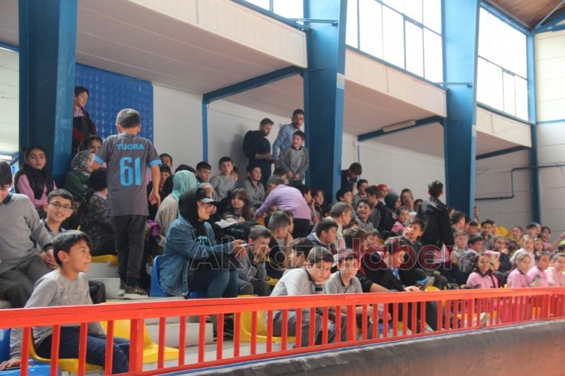 Sakarya da bir ilk Salon Hokey Turnuvası Akyazıda Başladı