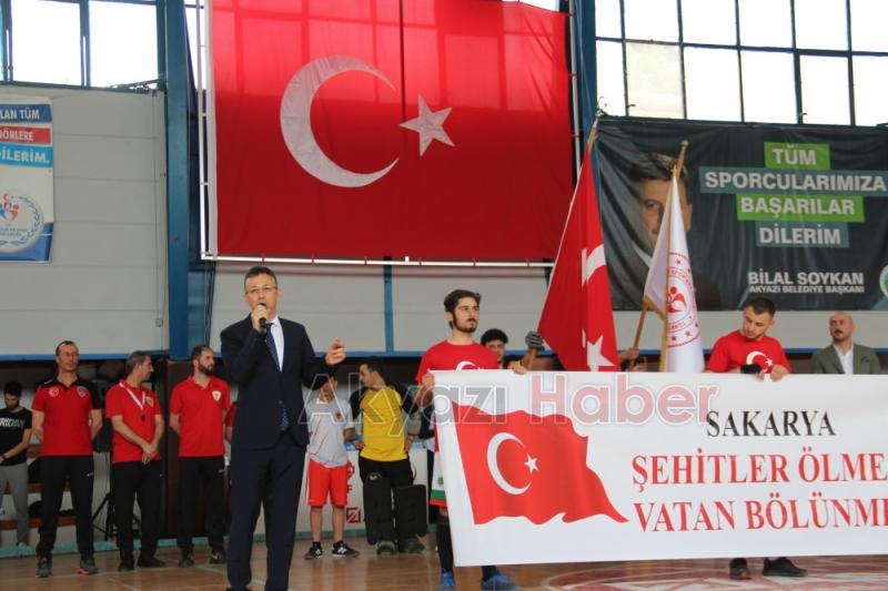 Sakarya da bir ilk Salon Hokey Turnuvası Akyazıda Başladı