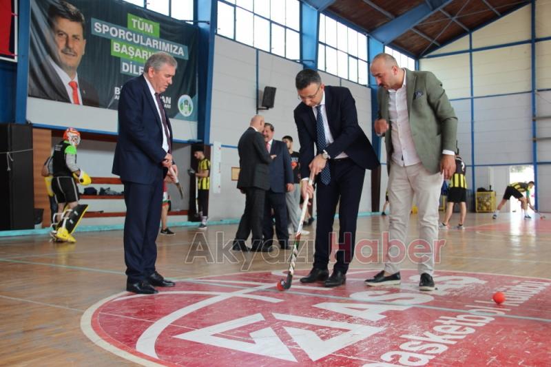 Sakarya da bir ilk Salon Hokey Turnuvası Akyazıda Başladı