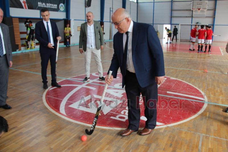 Sakarya da bir ilk Salon Hokey Turnuvası Akyazıda Başladı