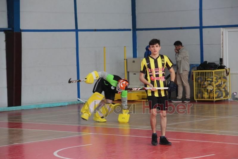 Sakarya da bir ilk Salon Hokey Turnuvası Akyazıda Başladı