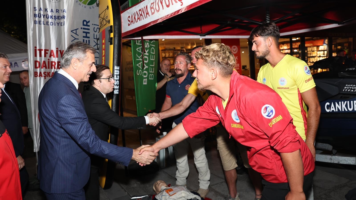 Sakarya'da deprem şehitleri dualarla anıldı