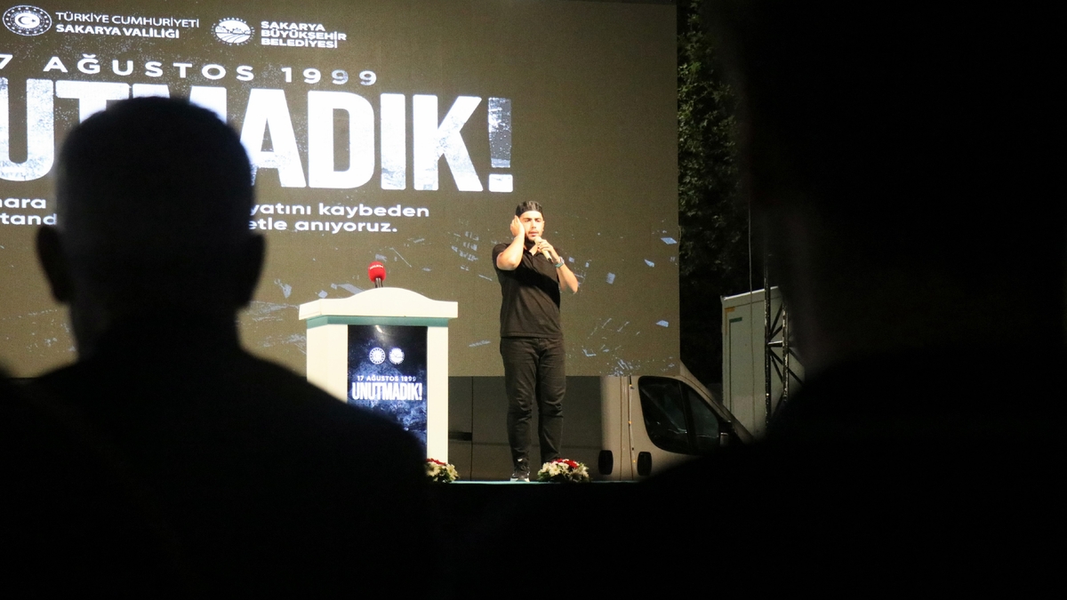 Sakarya'da deprem şehitleri dualarla anıldı