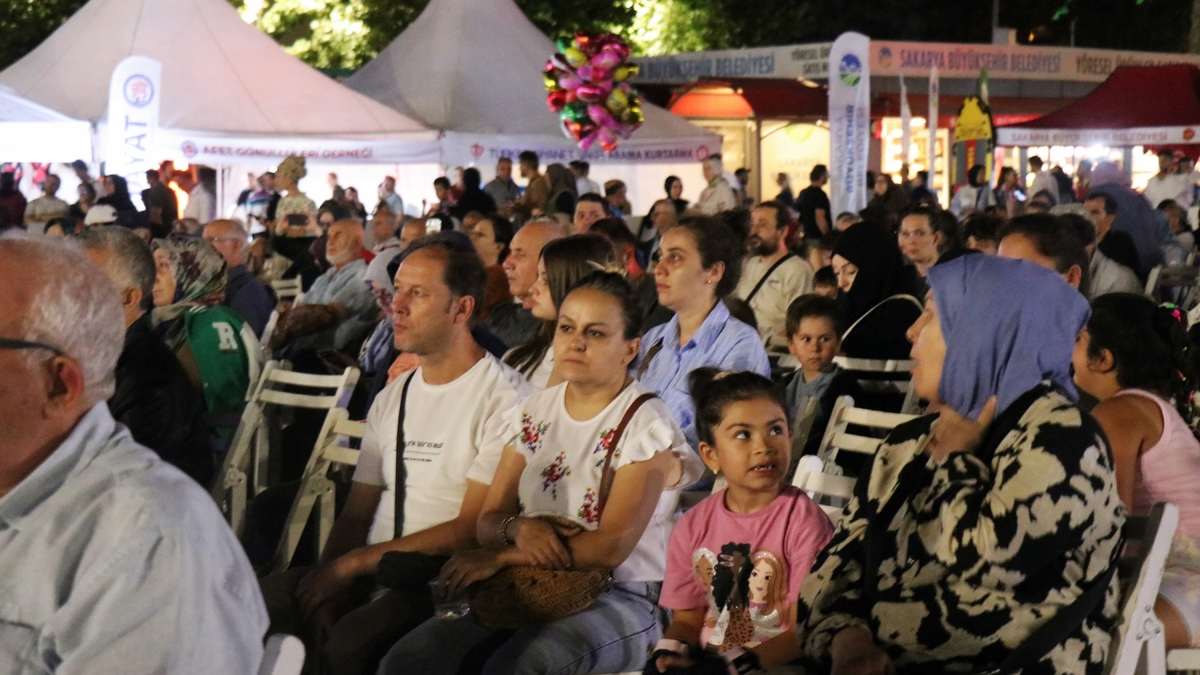 Sakarya'da deprem şehitleri dualarla anıldı