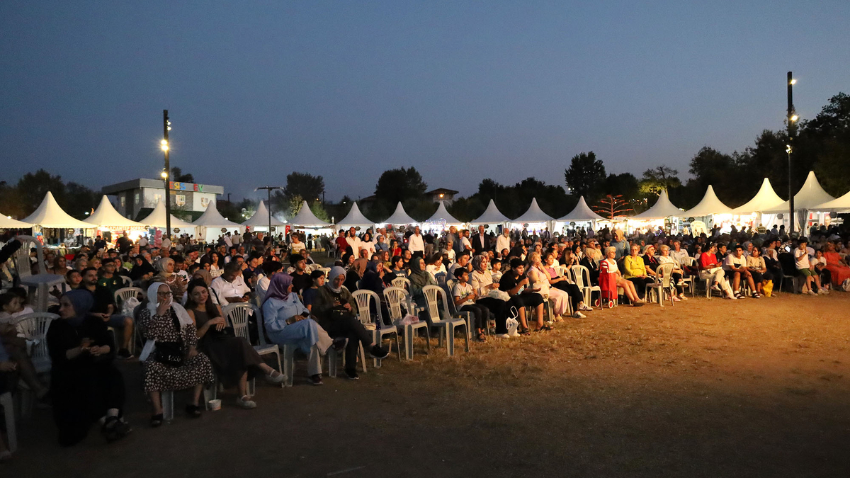 Sakarya'da festival coşkusu Doğu ve Güneydoğu Anadolu ile sürdü