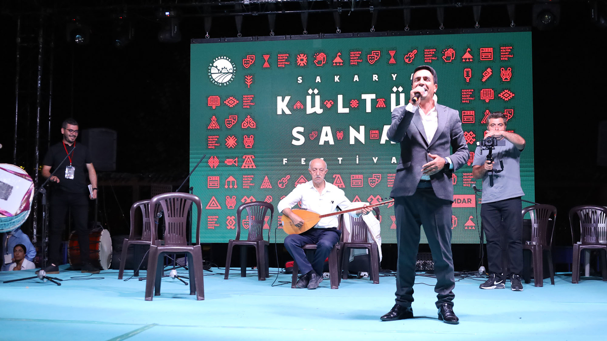 Sakarya'da festival coşkusu Doğu ve Güneydoğu Anadolu ile sürdü