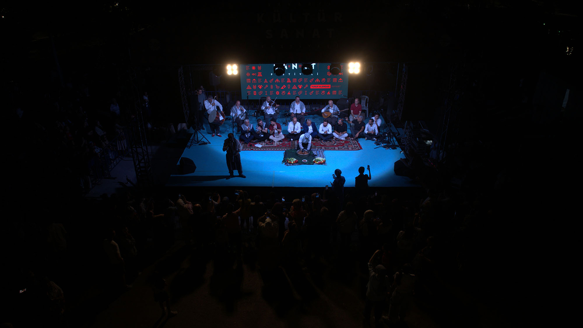Sakarya'da festival coşkusu Doğu ve Güneydoğu Anadolu ile sürdü
