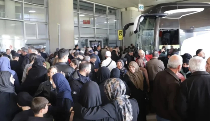 Sakarya'da hacı adayları dualarla kutsal topraklara uğurlandı