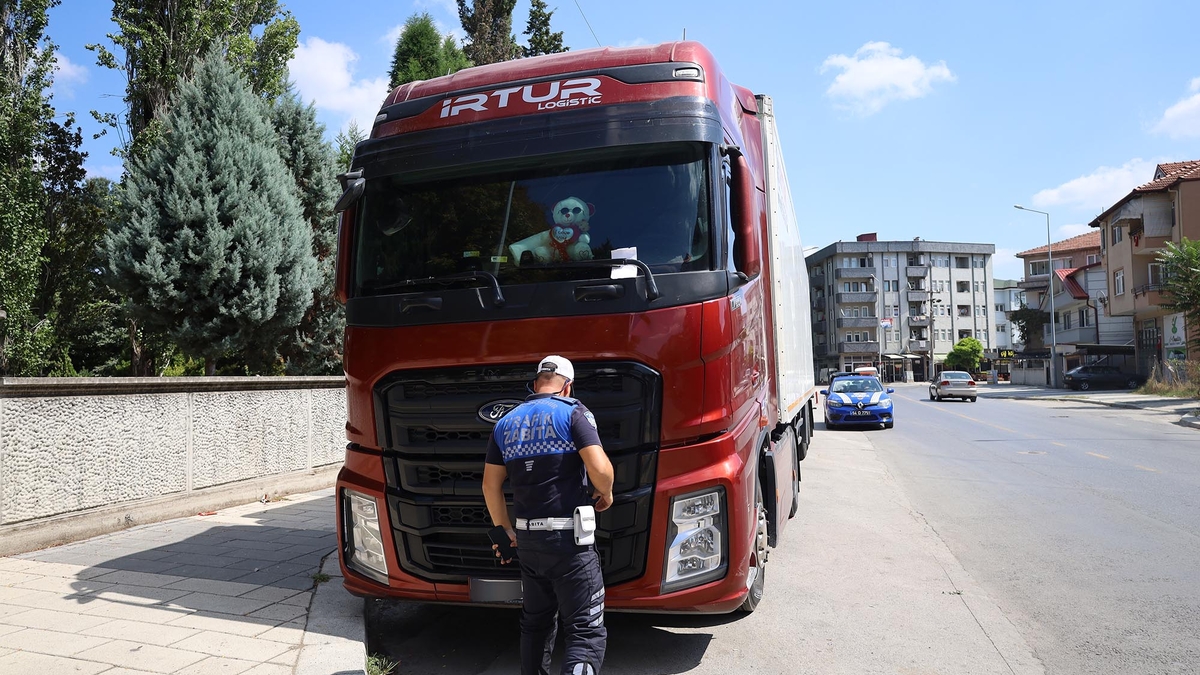 Sakarya'da kaldırım işgaline savaş açıldı