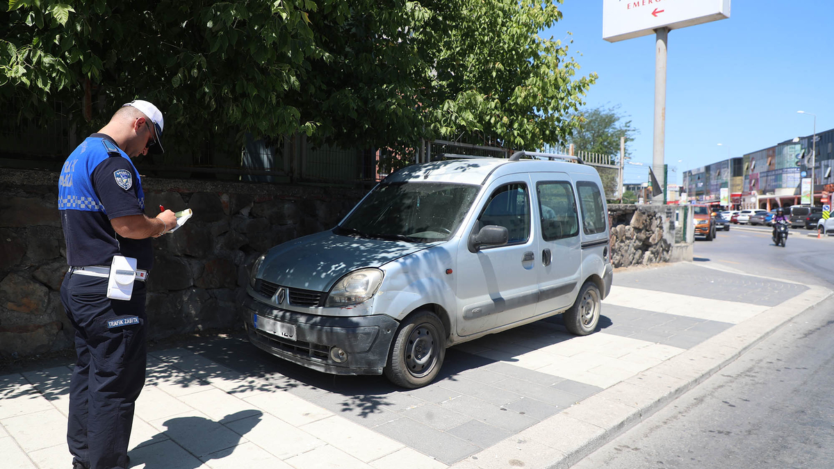 Sakarya'da kaldırım işgaline sıkı takip