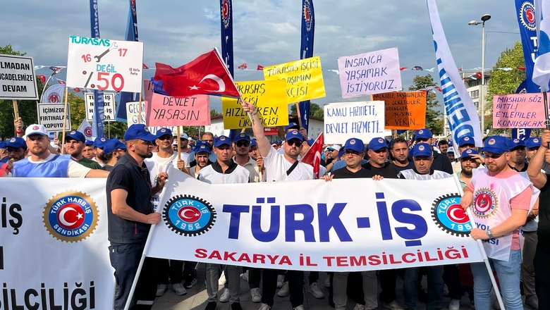Sakarya'da kamu işçileri miting yaptı