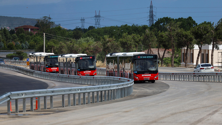 Sakarya'da metrobüs saatleri belli oldu