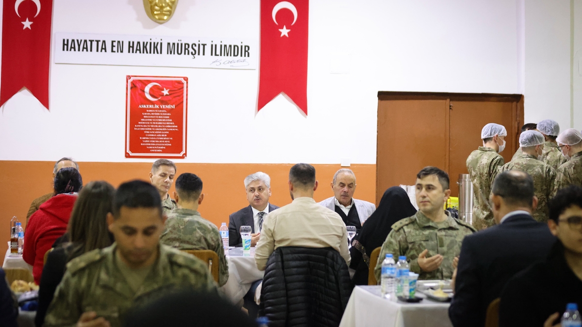 Sakarya'da şehit aileleri ve gaziler onuruna iftar